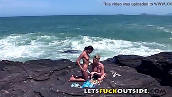 Outdoor Sex With Babes Caught In The Act